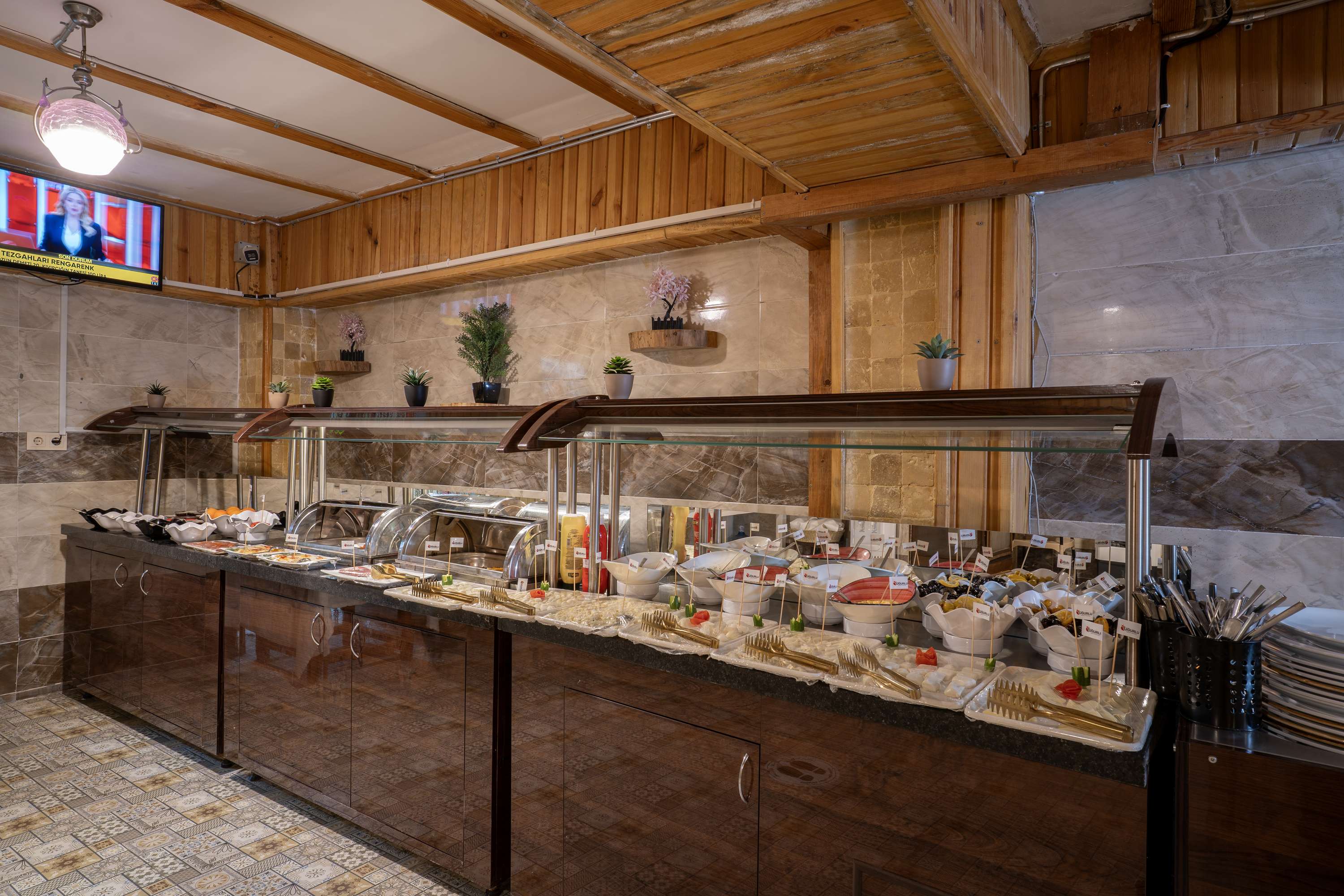 Yöresel Açık Büfe Kahvaltı